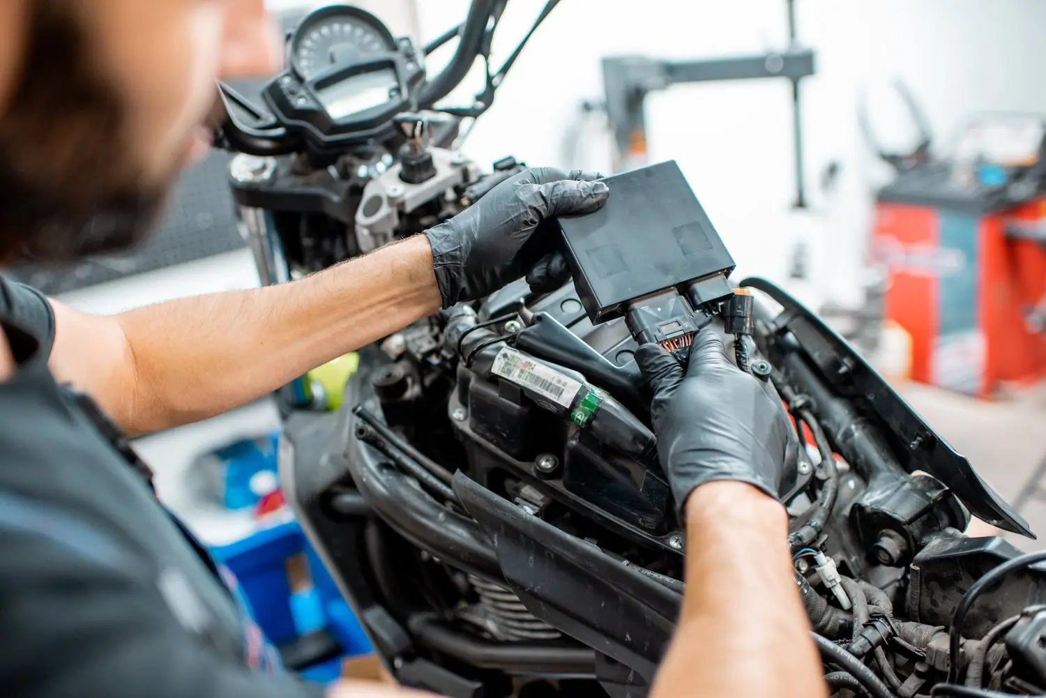 Serwis motocykli elektrycznych - specjalistyczne wyposażenie