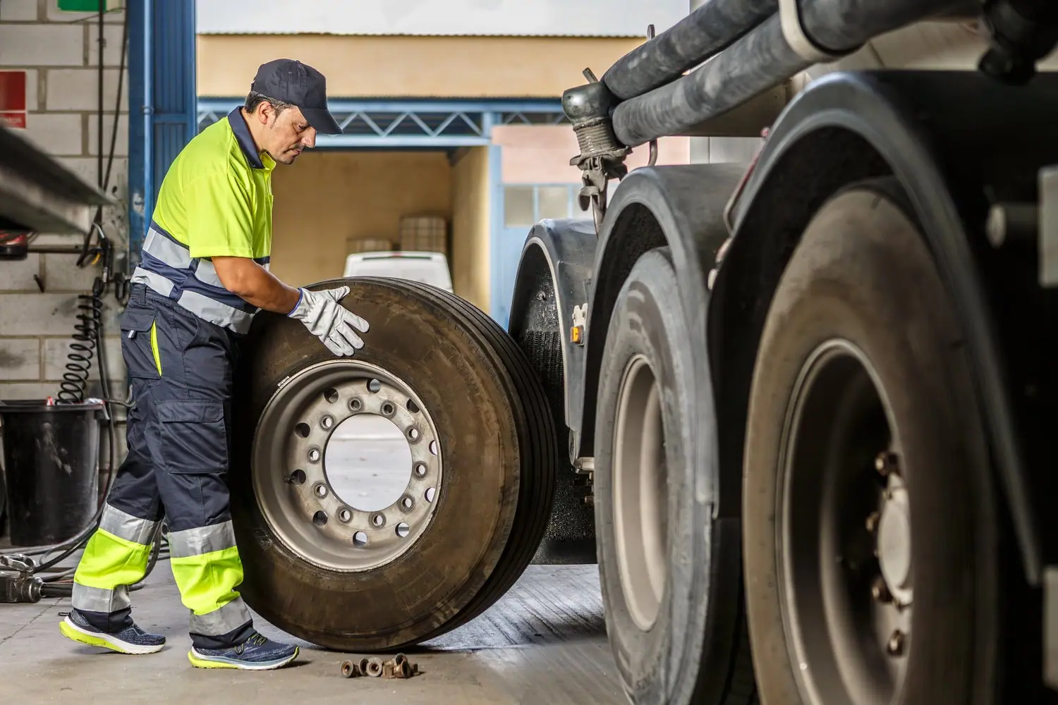 Mobilny serwis opon ciężarowych - wyposażenie i logistyka
