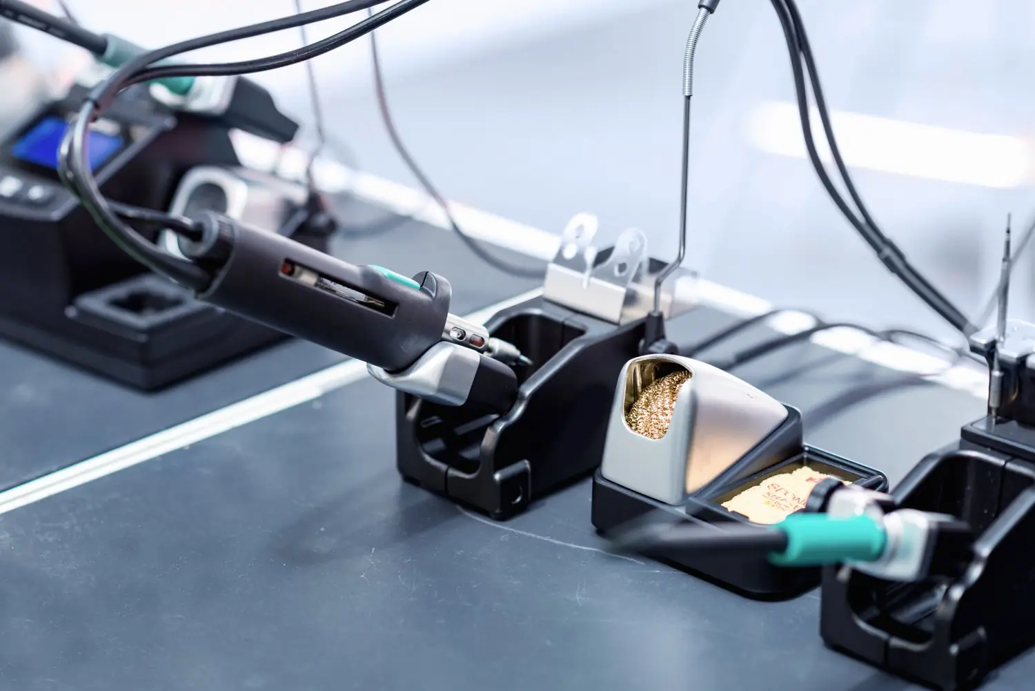 Mobilne usługi naprawy elektroniki jachtowej - specjalizacja marine