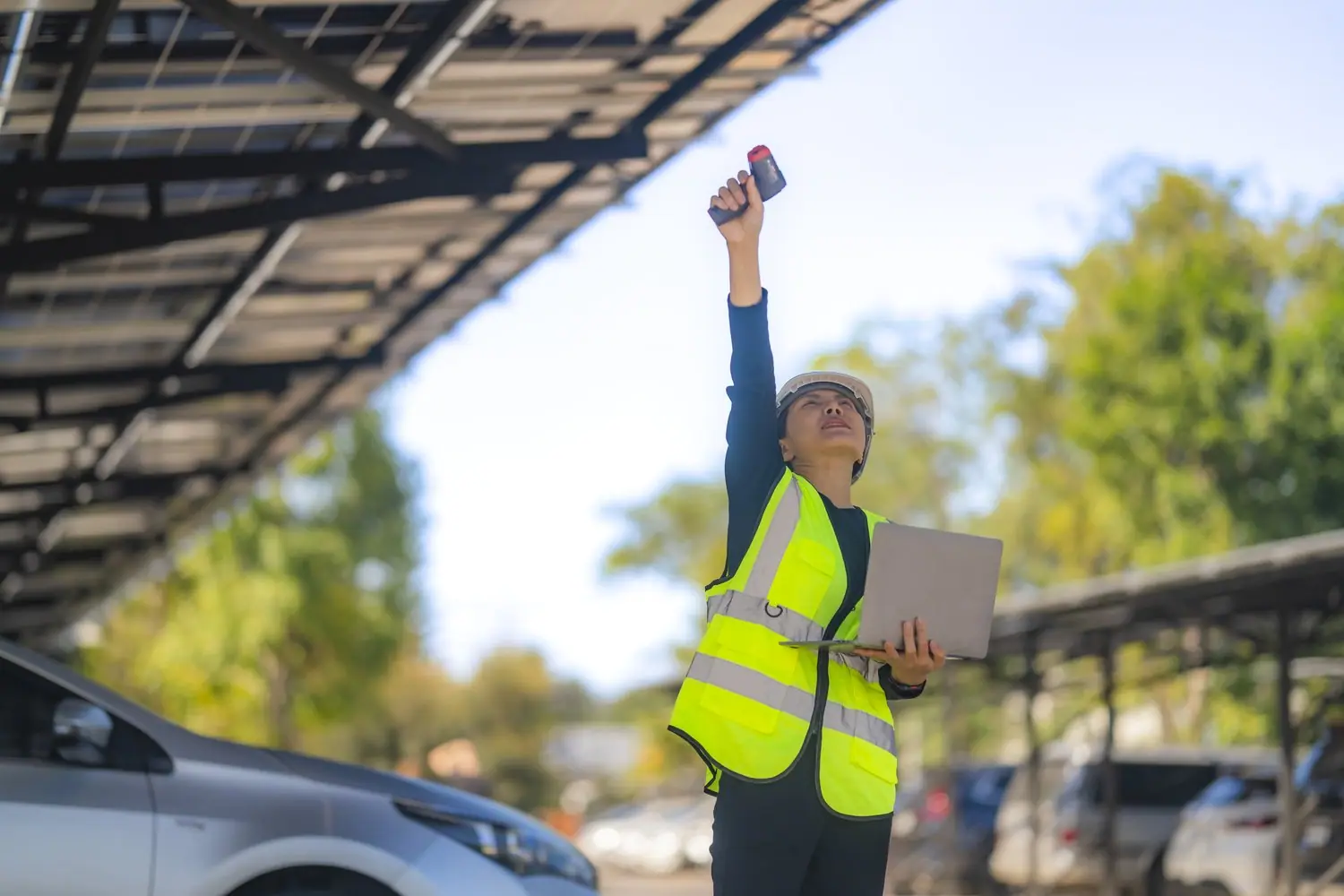 Organizacja szkoleń z bezpieczeństwa pracy przy pojazdach elektrycznych